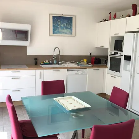 Dom wakacyjny Pleasant Modern House T4 Airco Pool Parking Juvignac