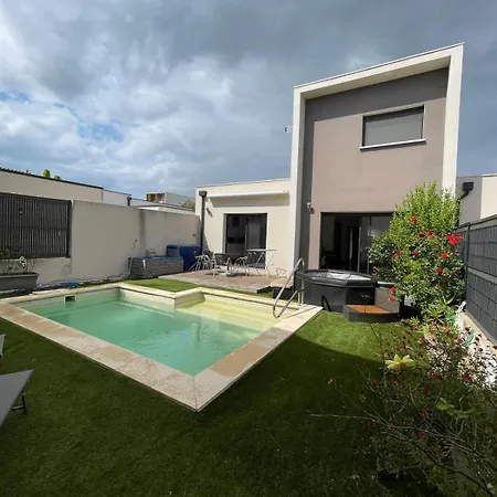 Et Lumineuse Maison T4 Air Conditionné Piscine Jacuzzi Parking *