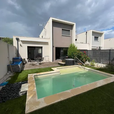 Et Lumineuse Maison T4 Air Conditionné Piscine Jacuzzi Parking Сasa de vacaciones Juvignac