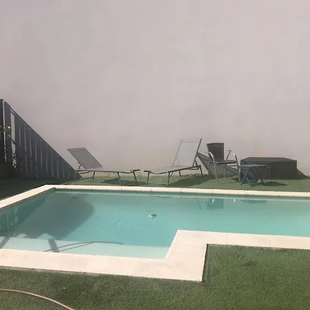 Holiday home Pleasant Modern House T4 Airco Pool Parking