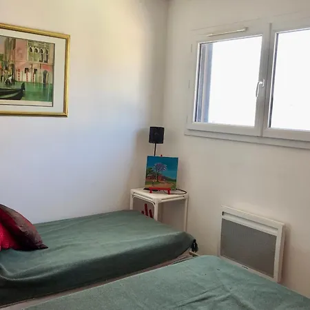 Holiday home Pleasant Modern House T4 Airco Pool Parking