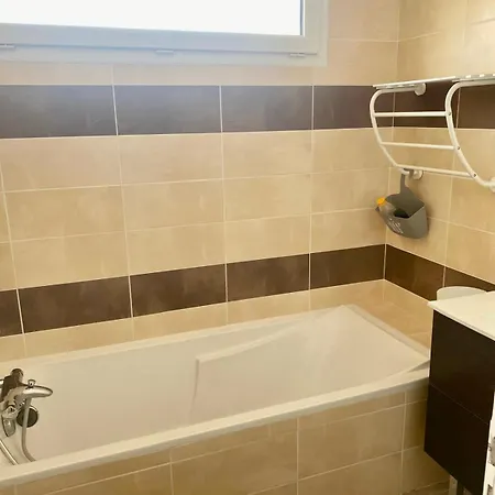 Сasa de vacaciones Et Lumineuse Maison T4 Air Conditionné Piscine Jacuzzi Parking