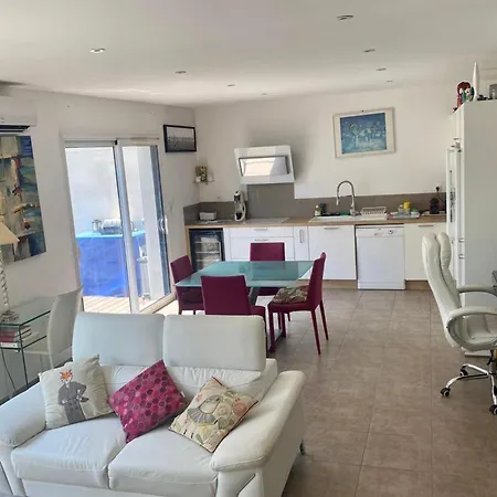 Dom wakacyjny Pleasant Modern House T4 Airco Pool Parking Juvignac