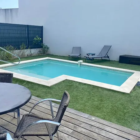 Et Lumineuse Maison T4 Air Conditionné Piscine Jacuzzi Parking Сasa de vacaciones *