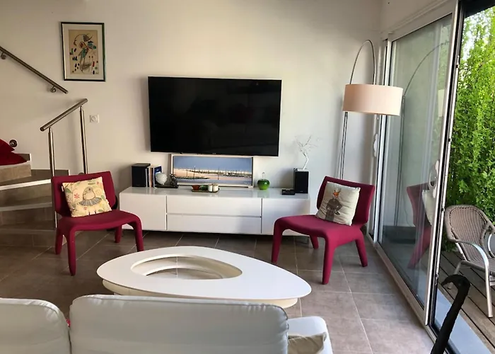 Сasa de vacaciones Et Lumineuse Maison T4 Air Conditionné Piscine Jacuzzi Parking Juvignac