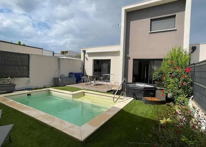 Et Lumineuse Maison T4 Air Conditionné Piscine Jacuzzi Parking *