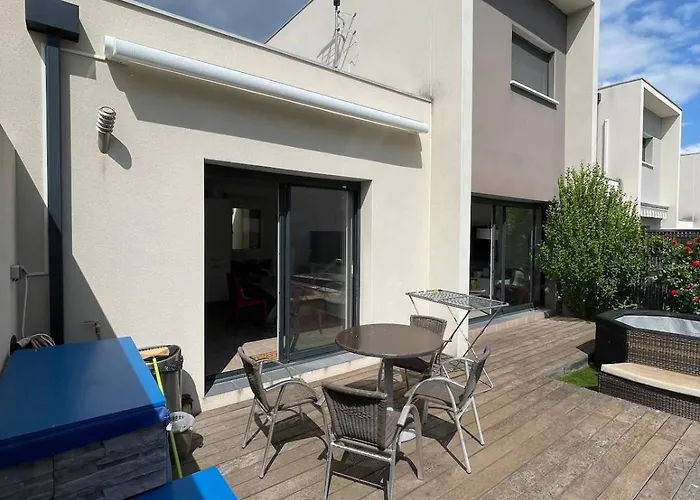 Сasa de vacaciones Et Lumineuse Maison T4 Air Conditionné Piscine Jacuzzi Parking *